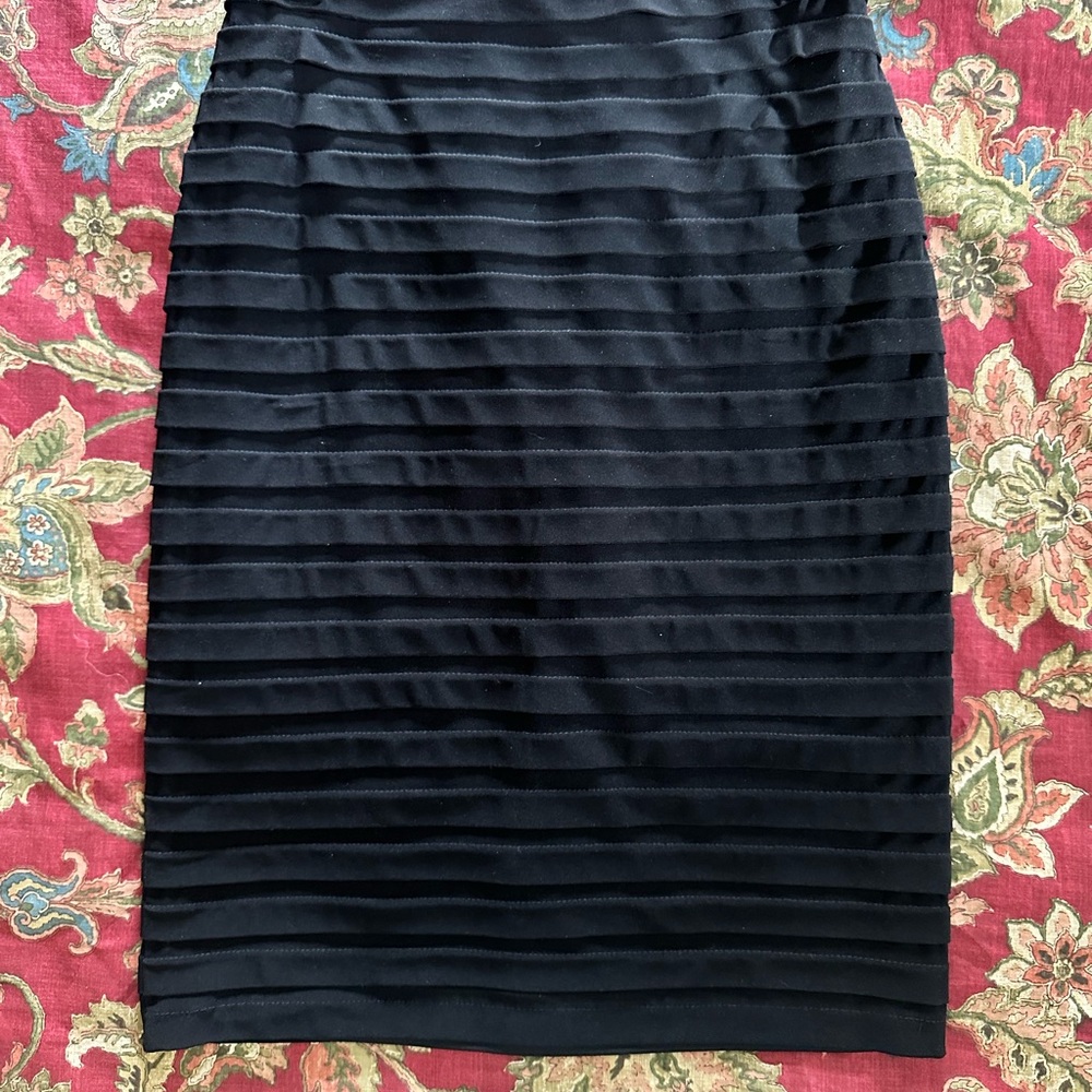Brand new Adrianna Papell high quality bodycon skirt. Fully lined.
